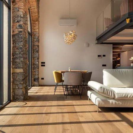 Casa Giorgio Luxury With Stunning View شقة *