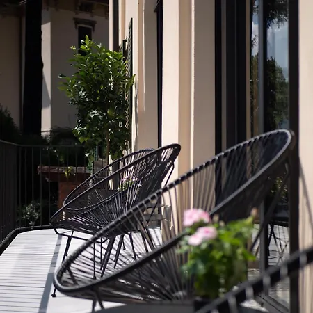 Casa Giorgio Luxury With Stunning View شقة *